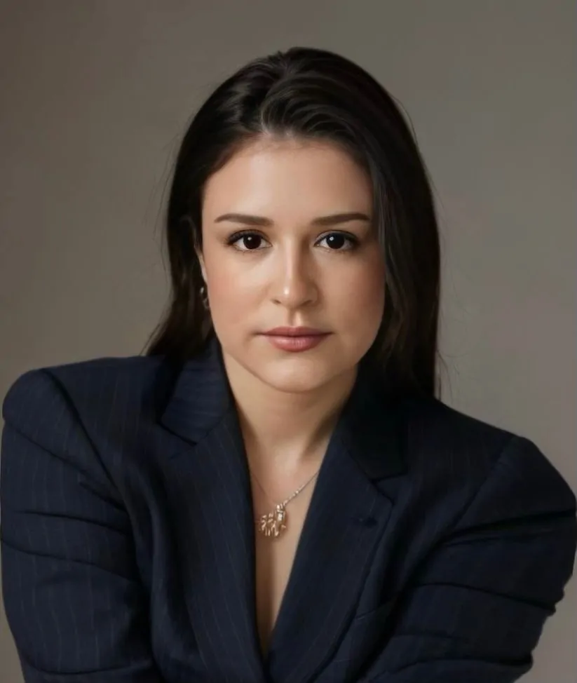 Taís Oliveira — Especialista em Compliance